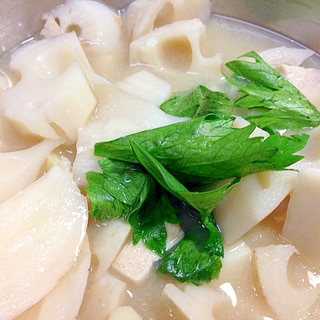 ほっかほかレンコン里芋と鶏胸肉のスープ